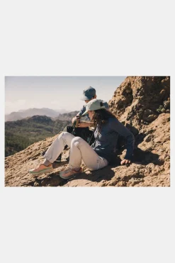 Ayacucho Mountain Waterproof Pet