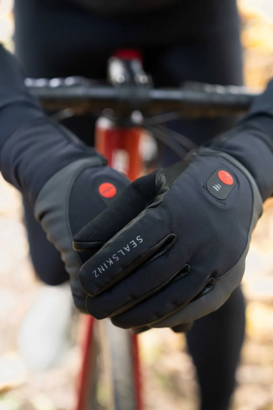 Sealskinz Seal Upwell - Waterproof Heated Fietshandschoen