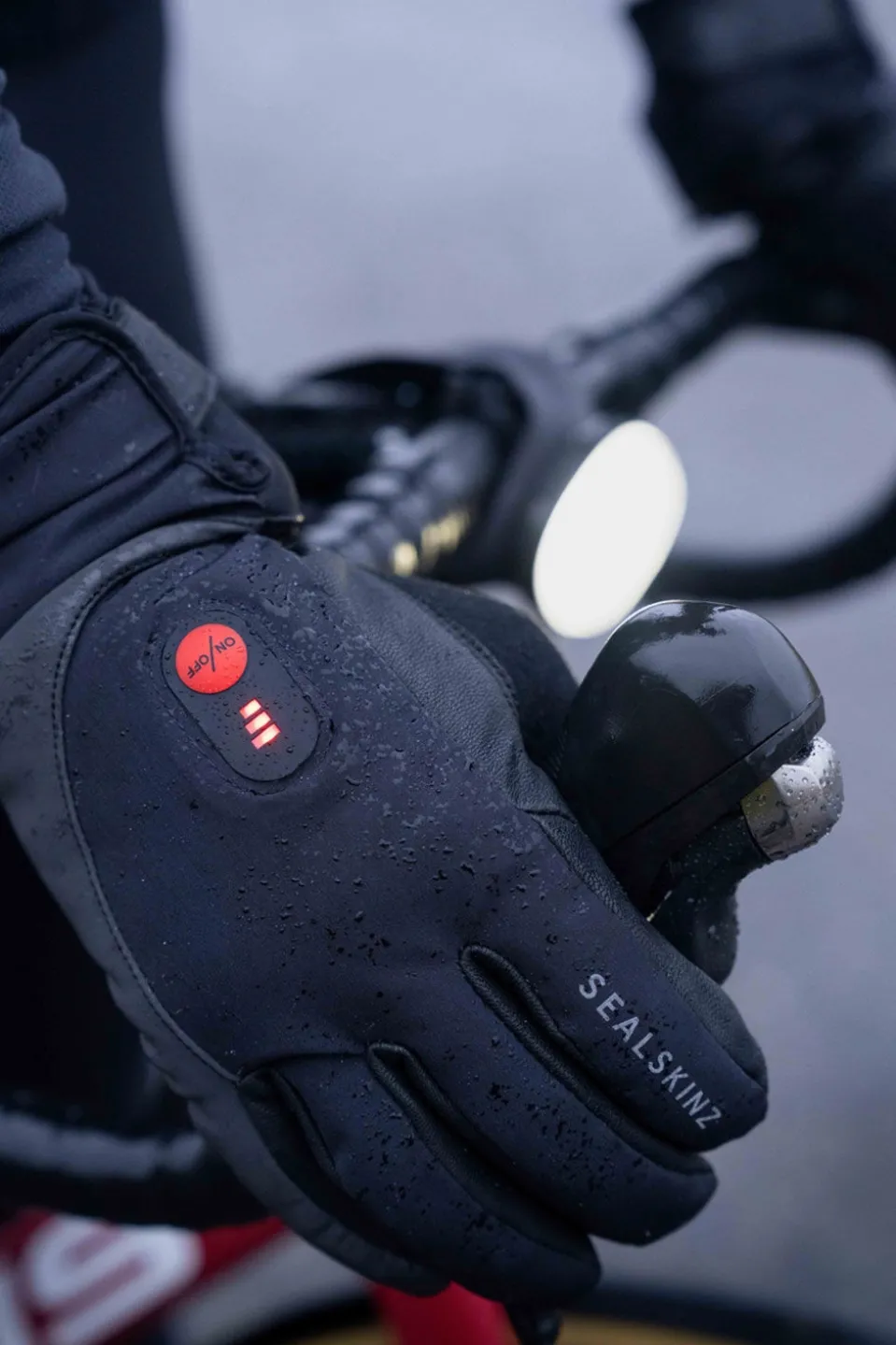 Sealskinz Seal Upwell - Waterproof Heated Fietshandschoen